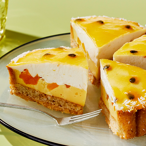 【送料無料】パッションとマンゴーのレアチーズケーキ（カット済）