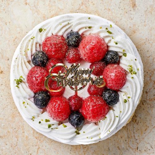 【送料無料】クリスマスのためのベリーと米粉のケーキ（ホール）