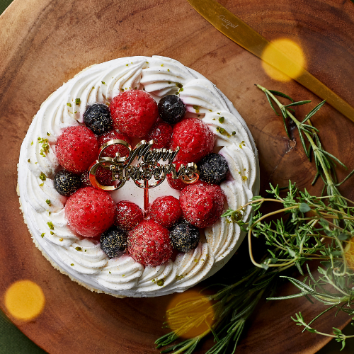 【送料無料】クリスマスのためのベリーと米粉のケーキ（ホール）