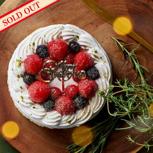 【送料無料】クリスマスのためのベリーと米粉のケーキ（ホール）