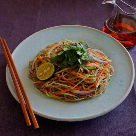 香菜そばサラダ